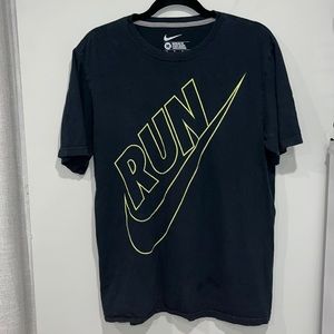 Nike Men’s Medium “Run” Black Short Sleeve T Shirt